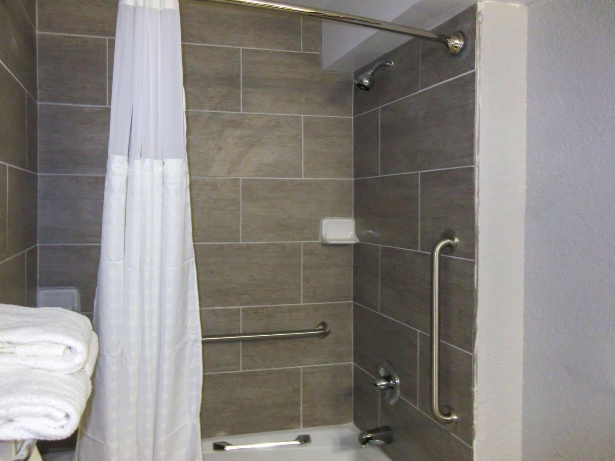 Quality Inn & Suites Hammond Near I-8090 Екстер'єр фото