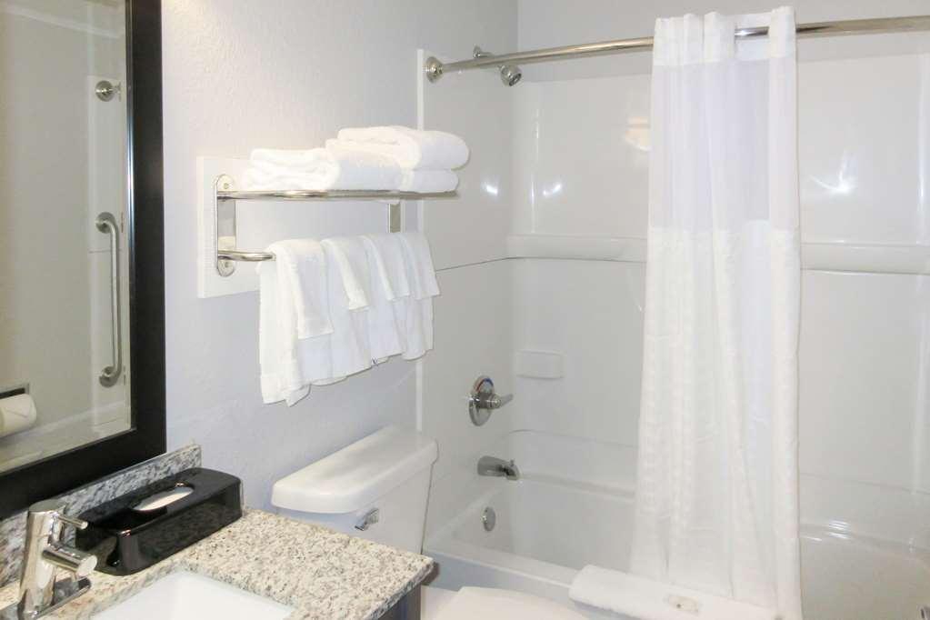 Quality Inn & Suites Hammond Near I-8090 Номер фото